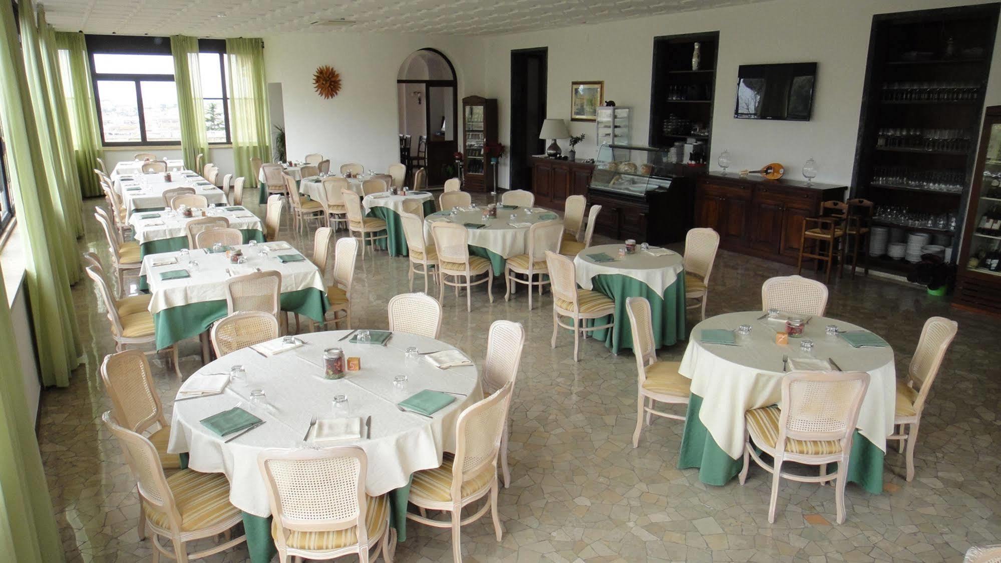 Antica Locanda Cavallino Bianco Cerveteri Exterior foto