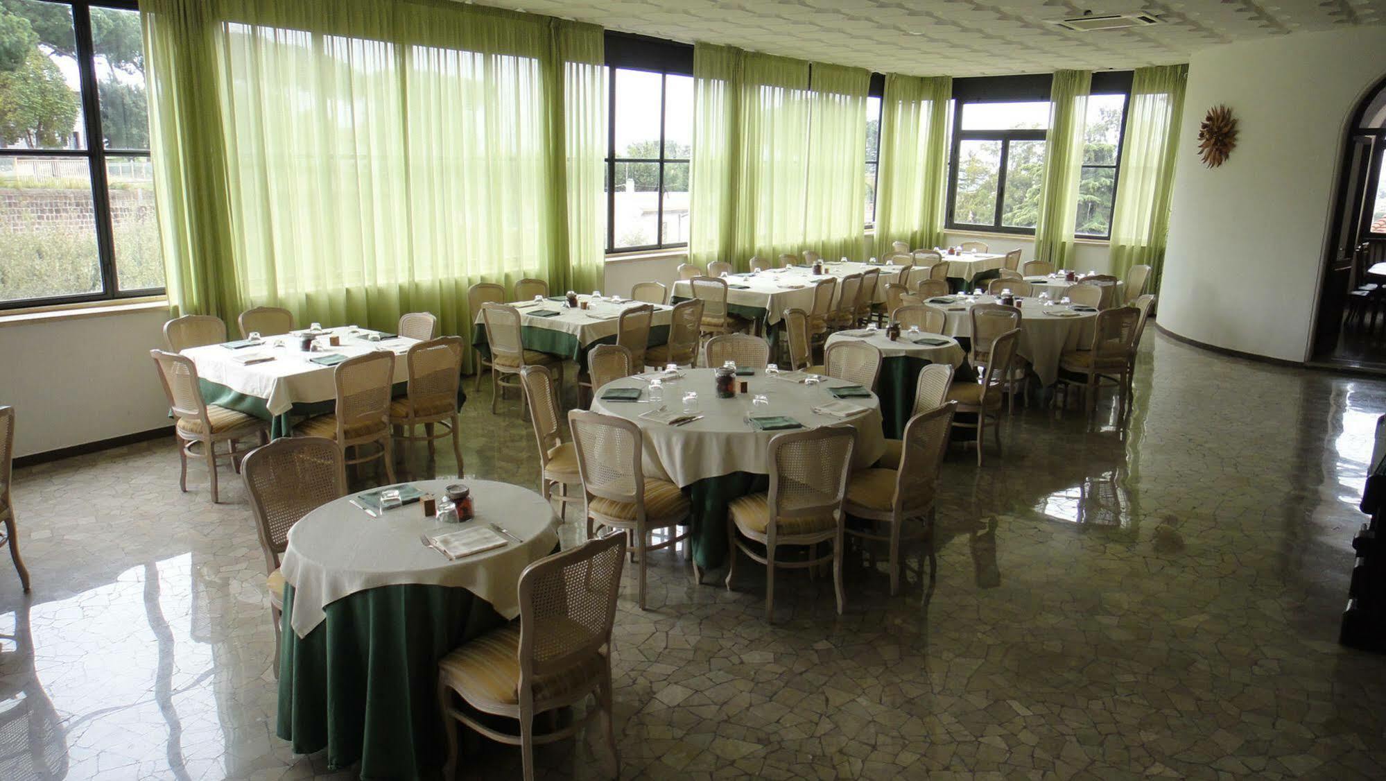 Antica Locanda Cavallino Bianco Cerveteri Exterior foto